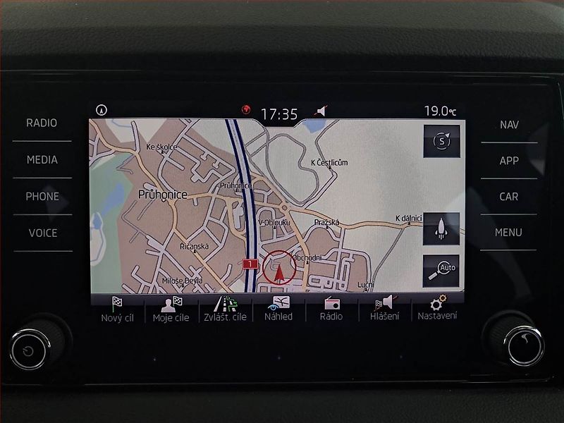 Škoda Karoq (2018) Style 1.0 TSI, Navi, Tempomat - fotka 17 z 17