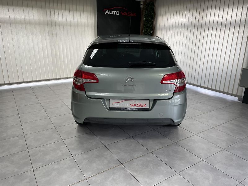 Citroën C4 1.6 VTi ČR 1.MAJITEL - fotka 9 z 23