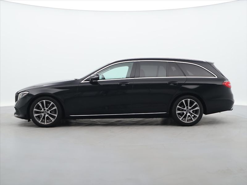 Mercedes-Benz Třídy E 2,0 300d 180kW DPH 360° Aut. - fotka 4 z 32