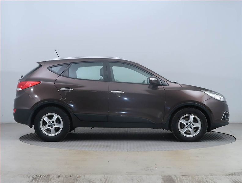 Hyundai ix35 (2013) 2.0 CRDi, 4X4, Automat - fotka 6 z 15
