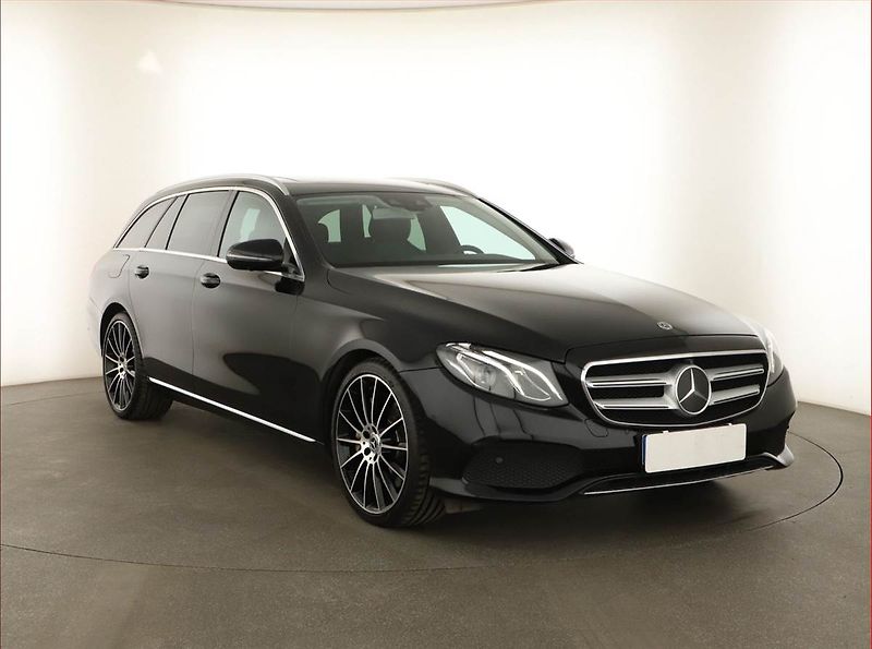 Mercedes-Benz Třídy E (2017) AMG Paket E 400 4MATIC - fotografie inzerátu