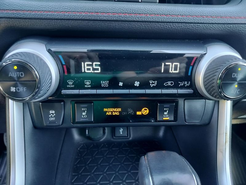 Toyota RAV4 2.5 4x4, plug in hybrid - fotka 19 z 29