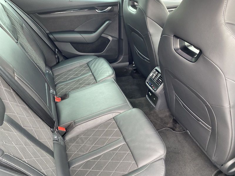 Škoda Octavia (2022) 2.0 TSI DSG RS - fotka 12 z 38