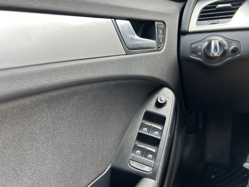 Audi A4 (2010) 2.0 TDi 105 KW manuál  - fotka 22 z 24