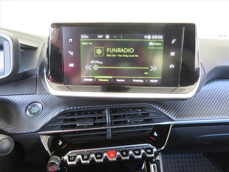 Peugeot 2008 (2022) Allure 1.2 PureTech, Automat - fotka 12 z 17