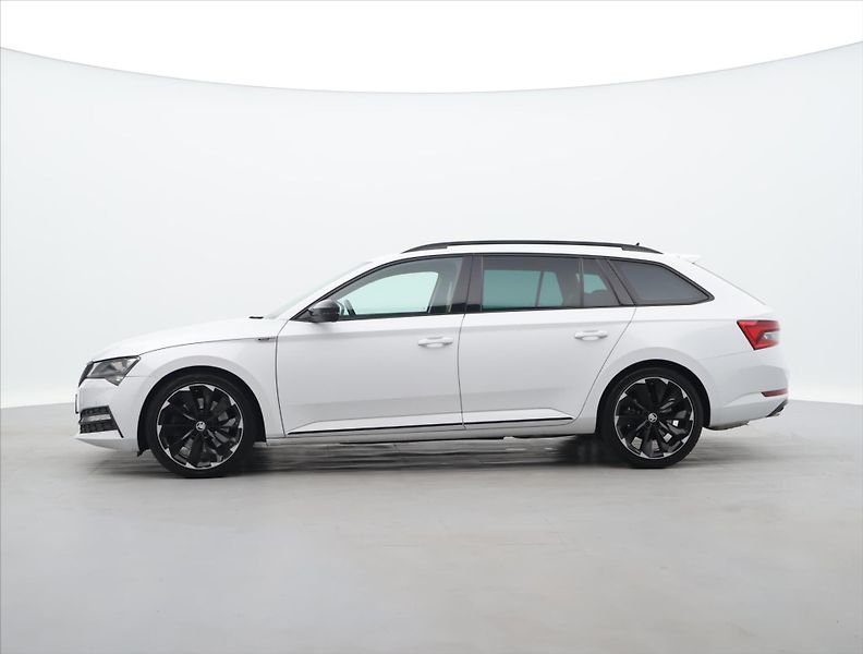 Škoda Superb 2.0 TSI 200kW DSG SportLine - fotka 4 z 42