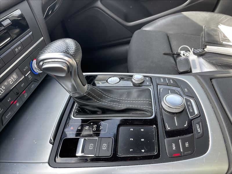 Audi A6 3,0 TDi 150kw S-Line Quattro - fotka 22 z 41