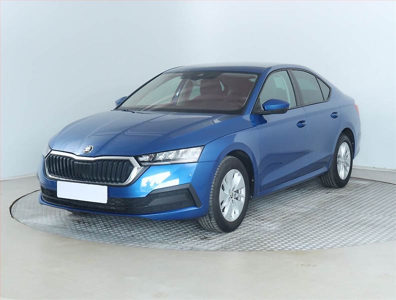 Škoda Octavia (2024) Ambition Plus 1.5 TSI - fotka 2 z 18