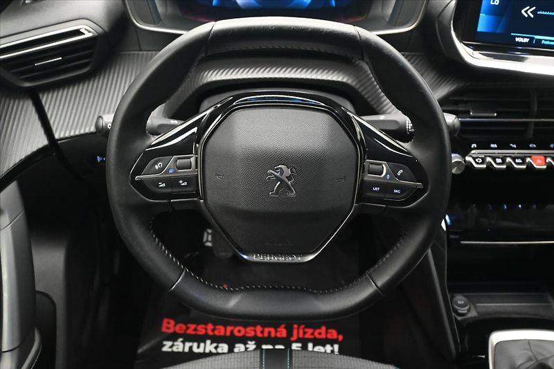Peugeot 2008 1,5 BlueHDi 81 kW Allure Záruk - fotka 18 z 29