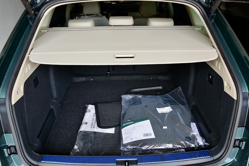 Škoda Superb (2023) L&K 2,0 TDI 147 kW 7-st aut 4x - fotka 58 z 66