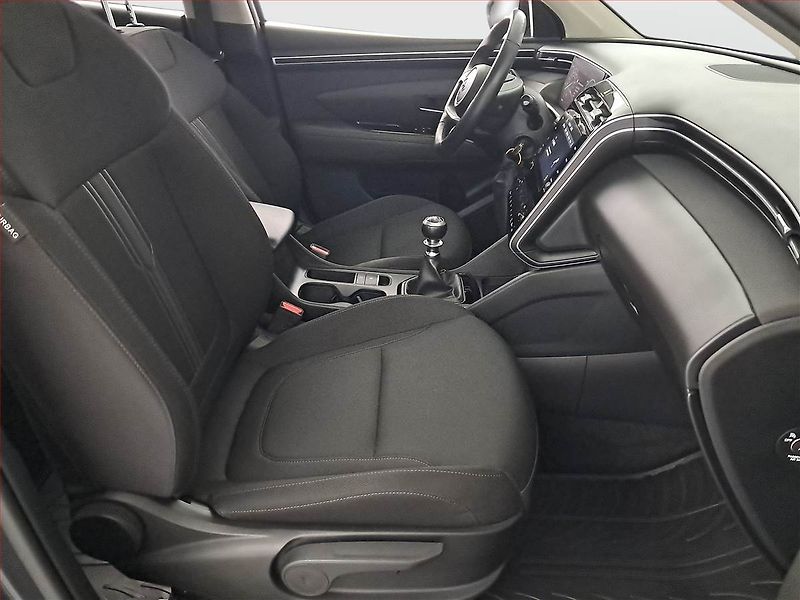 Hyundai Tucson (2023) 1.6 T-GDI - fotka 9 z 17
