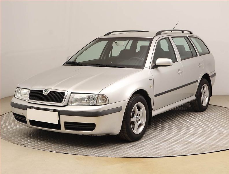 Škoda Octavia (2004) Ambiente 1.9 TDI, po STK - fotka 2 z 16