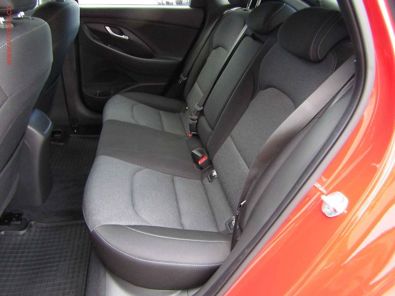 Hyundai i30 (2022) 1.0 T-GDi Fastback, 1.maj,ČR - fotka 10 z 22