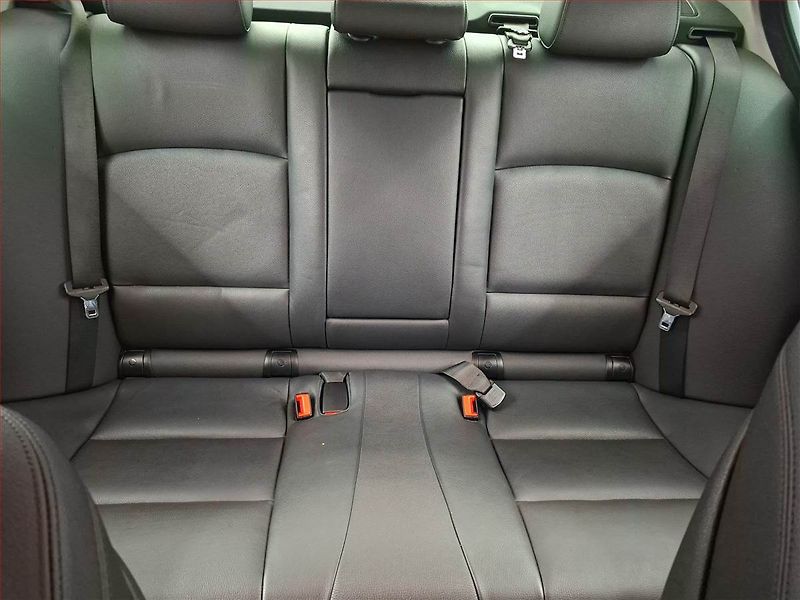 BMW Řada 5 (2015) 520d xDrive, 4X4, Automat - fotka 10 z 34