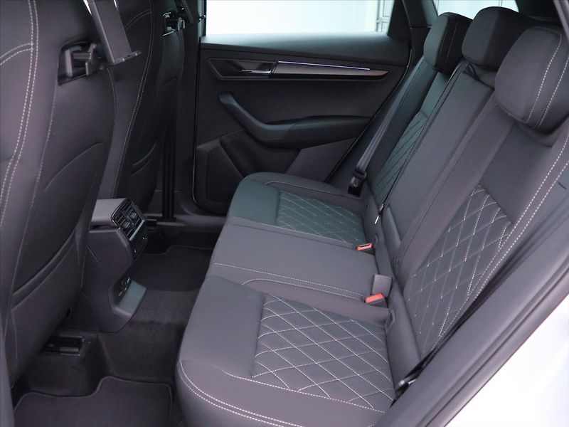 Škoda Karoq 2,0 TDI Sportline 4x4 DSG 1.ma - fotka 17 z 47
