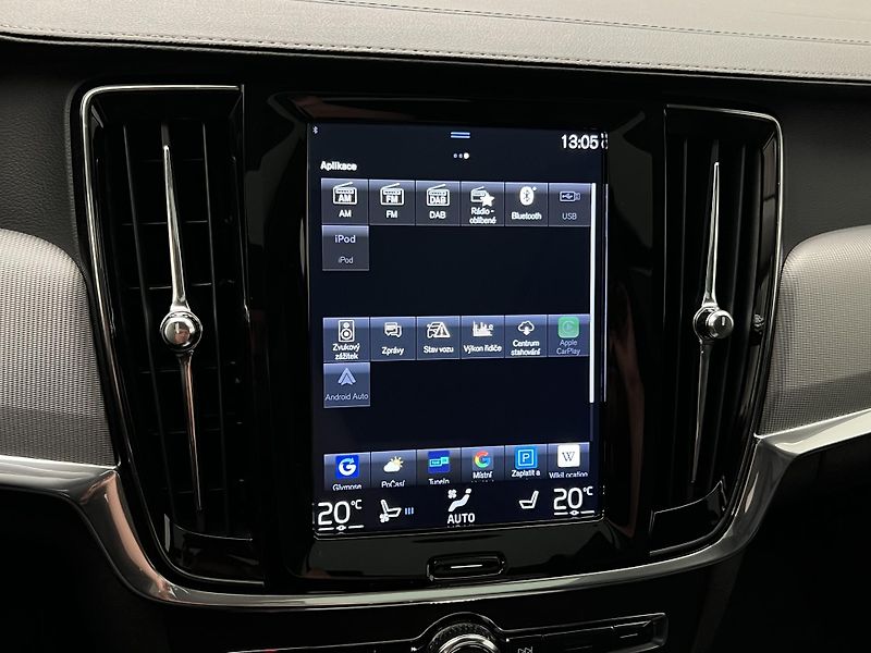 Volvo V90 CC D5 AWD PRO AUT - fotka 32 z 41