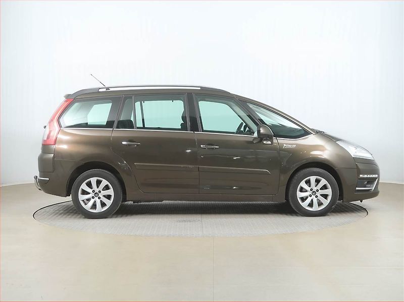 Citroën C4 Picasso (2011) 1.6 HDi, Automat, 7 míst - fotka 6 z 19