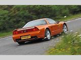 Dominancí v F1 automobilce Honda „narostla křídla“. V roce 1990 představila NSX, supersportovní vůz s celohliníkovým šasi, který shodil všechny majitele Ferraro ze sedla. Honda jako první dokázala, že takto výkonná auta nemusí být notně křehká.