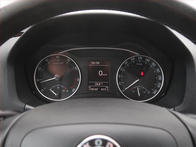 Škoda Octavia (2011) Ambition 1.4 TSI, Serv.kniha - fotka 11 z 13