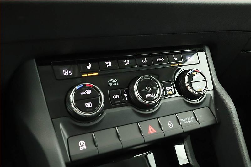 Škoda Karoq (2019) 1.5 TSI, Automat, Navi - fotka 11 z 14