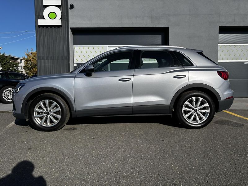 Audi Q3 (2024) 1.5 TFSI 35 - fotka 2 z 11