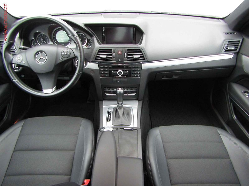 Mercedes-Benz Třídy E (2010) 1.8 CGi E 250 CGi, AT, tempo - fotka 8 z 20