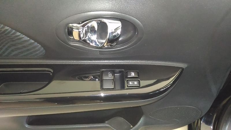 Nissan Micra (2015) 1,2I 59KW,AUTOMAT,NAVI,ALU,SER - fotka 17 z 32