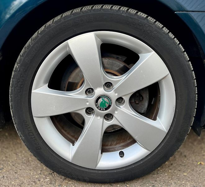 Škoda Octavia (2012) 2 FL COMBI 1.6 TDI DSG 2012 - fotka 7 z 27