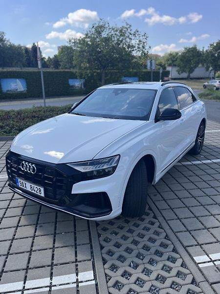 Audi SQ8 (2020) Plná výbava - fotka 2 z 22