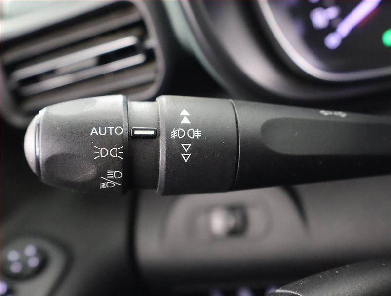 Citroën Berlingo (2019) Feel 1.5 BlueHDi, 5Míst, ČR - fotka 17 z 20