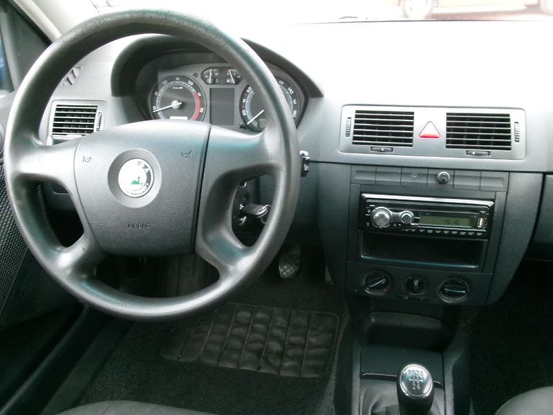 Škoda Fabia (2005) 1,4 16V KLIMA ROZVODY - fotka 18 z 21