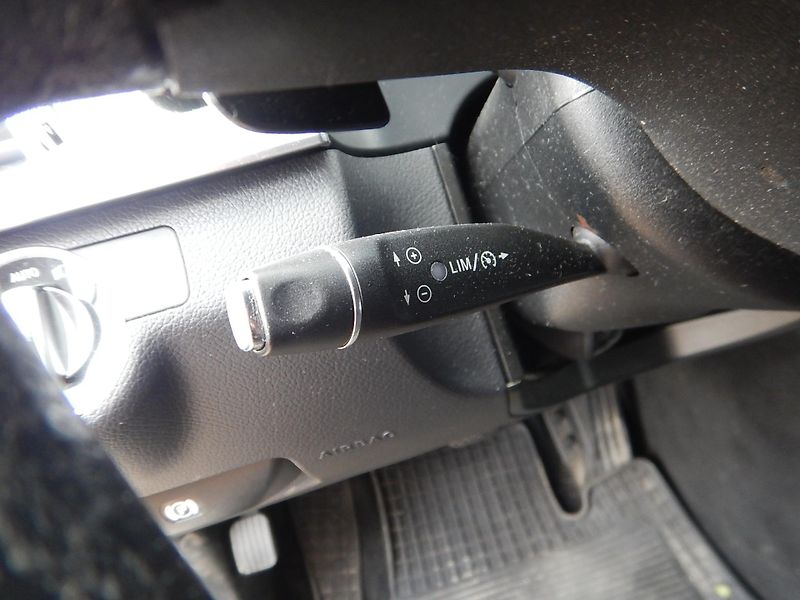 Mercedes-Benz Třídy E E 220 CDI, DIGIKLIMA, TAŽNÉ - fotka 21 z 25