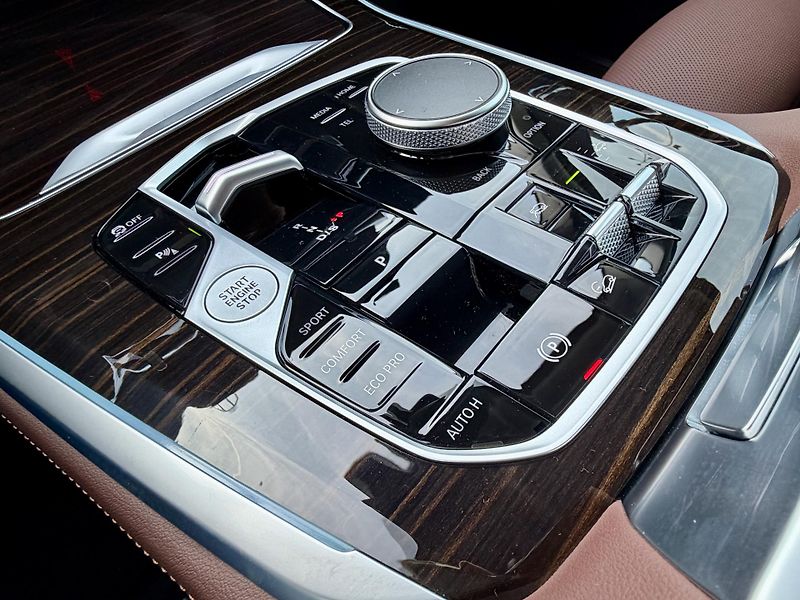 BMW X5 (2025) VZDUCH 2VR SoftClose Tažné HUD - fotka 38 z 51