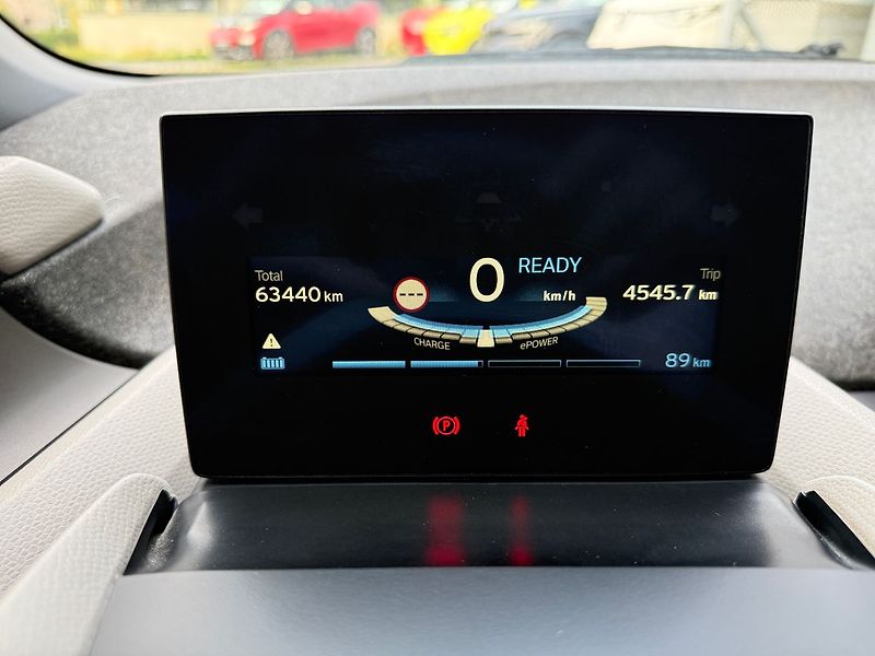 BMW i3 i3S 94Ah Kessy ACC Panorama - fotka 14 z 32