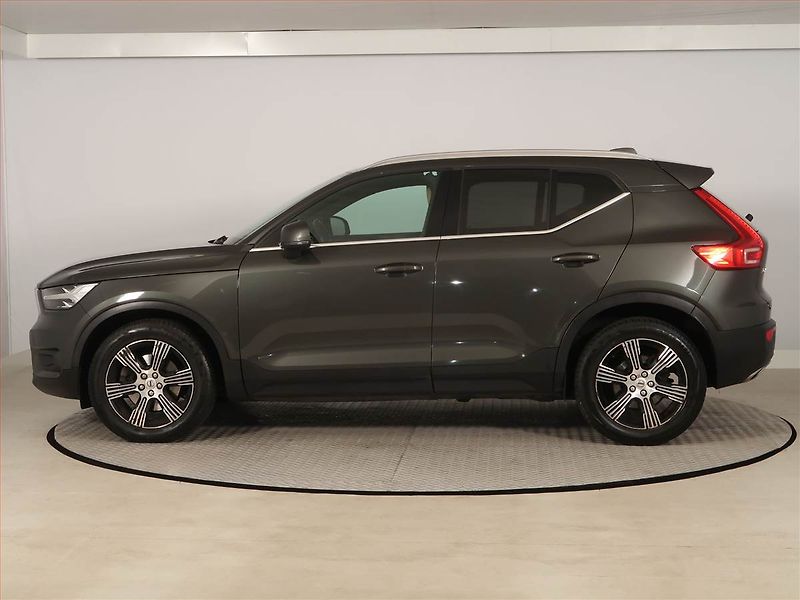 Volvo XC40 (2018) Inscription D4 AWD, 4X4 - fotka 3 z 17