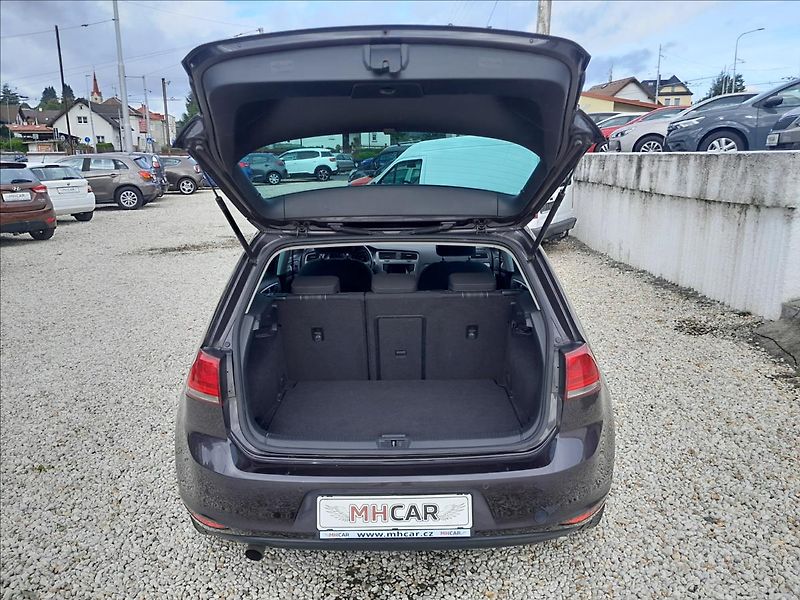 Volkswagen Golf VII 1,2 TSI 81kW LOUNGE - fotka 26 z 60