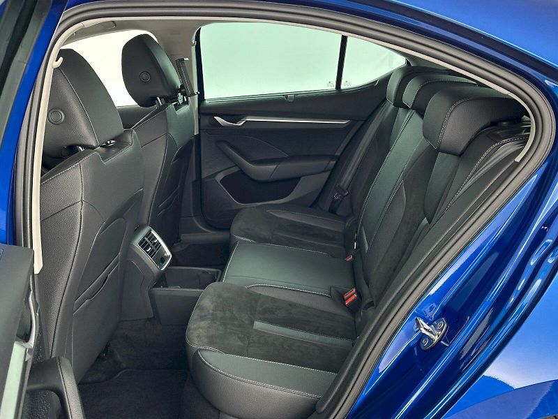Škoda Octavia (2025) DSG 2.0TDI 110kW Top Selection - fotka 8 z 34