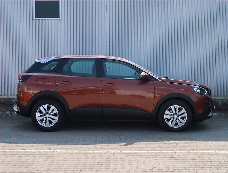 Peugeot 3008 (2018) 1.6 BlueHDi, Tempomat - fotka 6 z 18