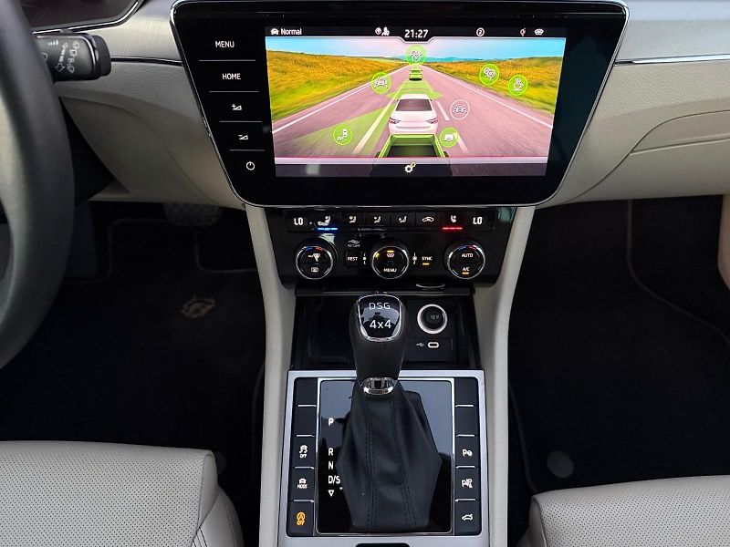 Škoda Superb (2021) L&K 2.0TSI 206kW 4x4 TAŽNÉ CZ - fotka 10 z 11