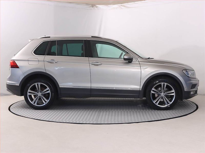 Volkswagen Tiguan (2018) Highline 2.0 TDI - fotka 6 z 23
