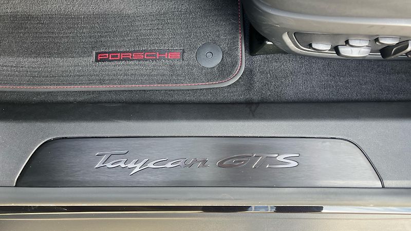 Porsche Taycan GTS - fotka 19 z 30