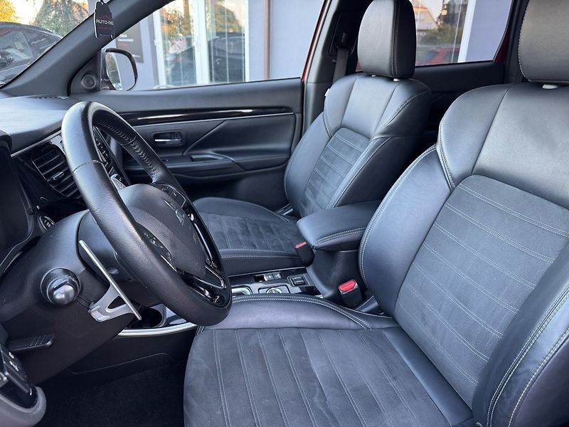 Mitsubishi Outlander (2019) 2.0i Mivec AWD Automat LED - fotka 26 z 48