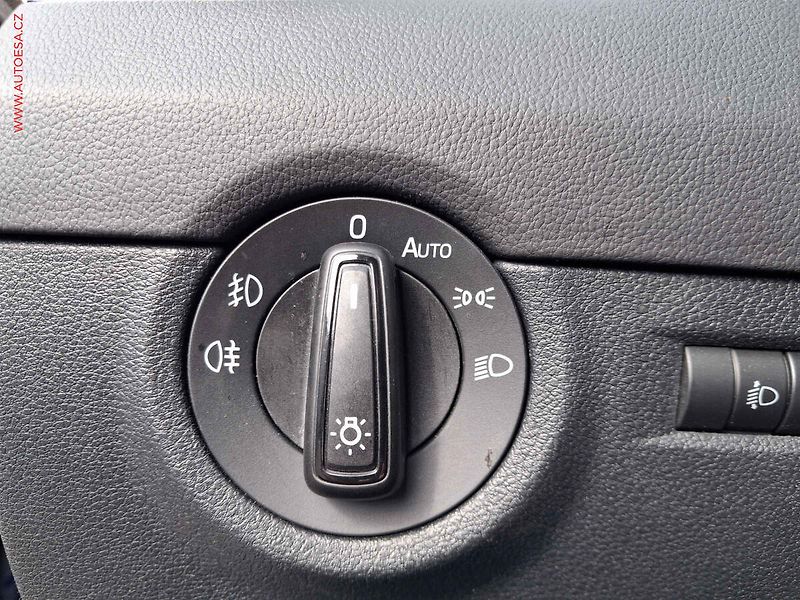 Škoda Octavia (2014) 1.6 TDi, AC, TZ, temp. - fotka 16 z 18