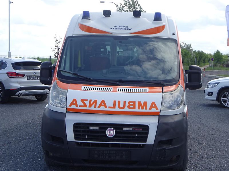 Fiat Ducato 3.0JTD VYBAVENÝ SANITNÍ VŮZ - fotka 2 z 28
