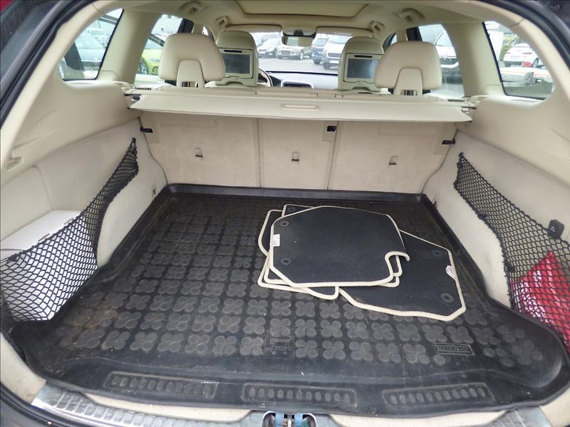 Volvo XC60 2,0 D3  Summum - fotka 26 z 34