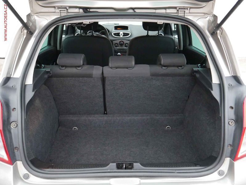 Renault Clio (2012) 1.2 16V, ČR, AC, tempo - fotka 7 z 15