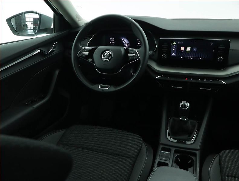 Škoda Octavia (2023) Ambition 2.0 TDI, ČR,1.maj - fotka 7 z 15
