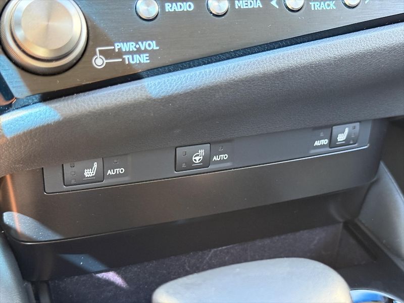 Lexus ES 300h 2,5 LIMITED EDITION  ES - fotka 17 z 19