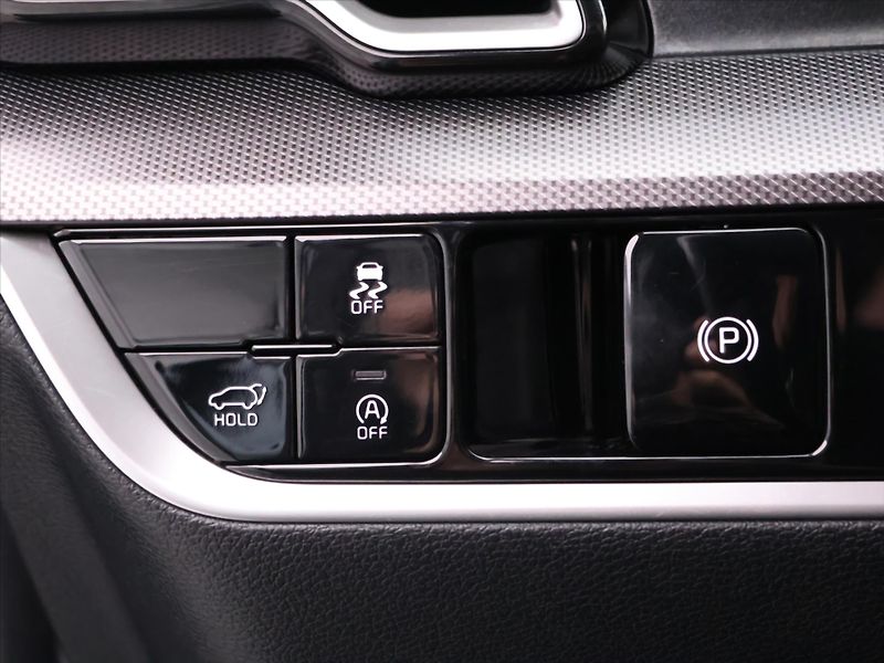 Kia Sportage 1,6 T-GDi 110 kW CZ DPH 1.Maj - fotka 17 z 33