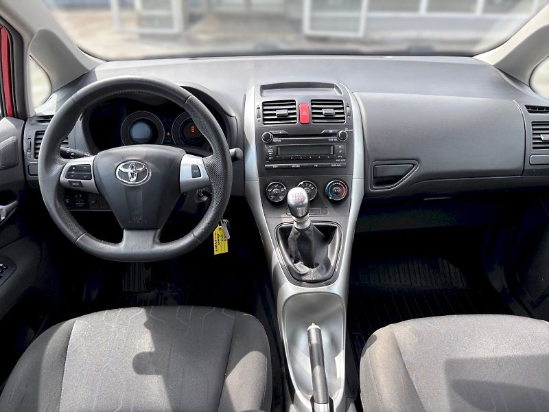 Toyota Auris (2010) - fotka 5 z 24